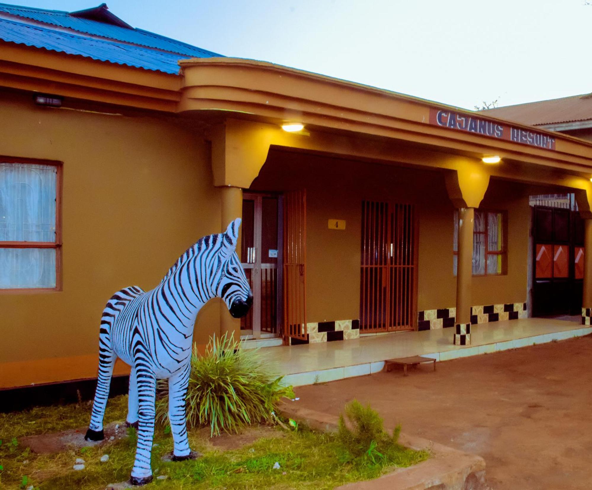 Cajanus Inn Karatu Exterior foto